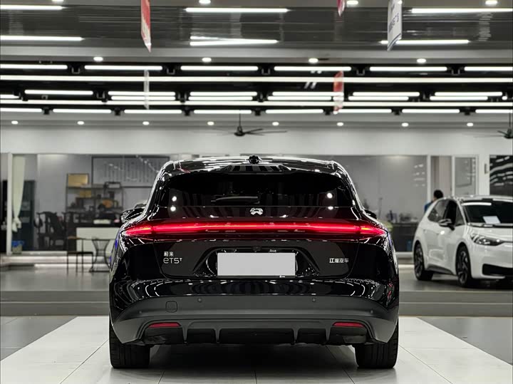 Фото 6 - Nio ET5T