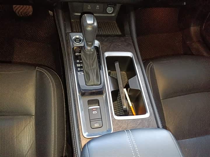 Фото 14 - Nissan Teana