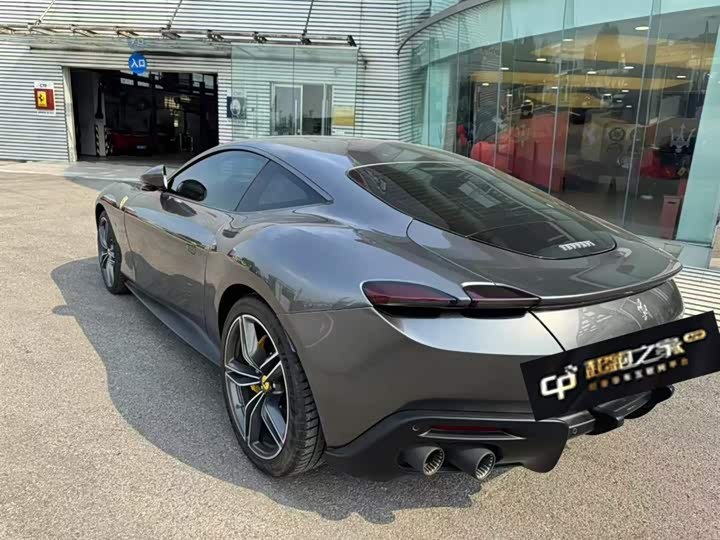 Фото 4 - Ferrari Roma