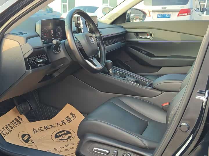 Фото 4 - Honda Accord