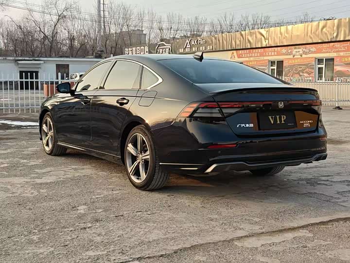 Фото 7 - Honda Accord