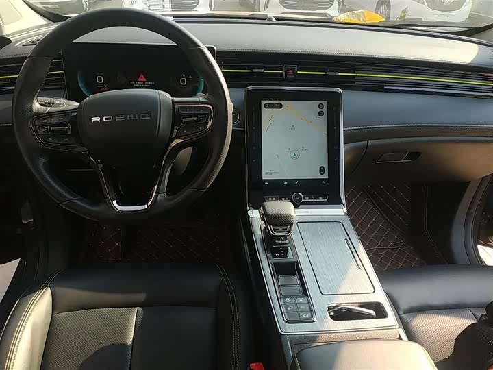 Фото 10 - Roewe RX5 Hybrid