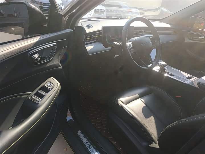 Фото 16 - Roewe RX5 Hybrid