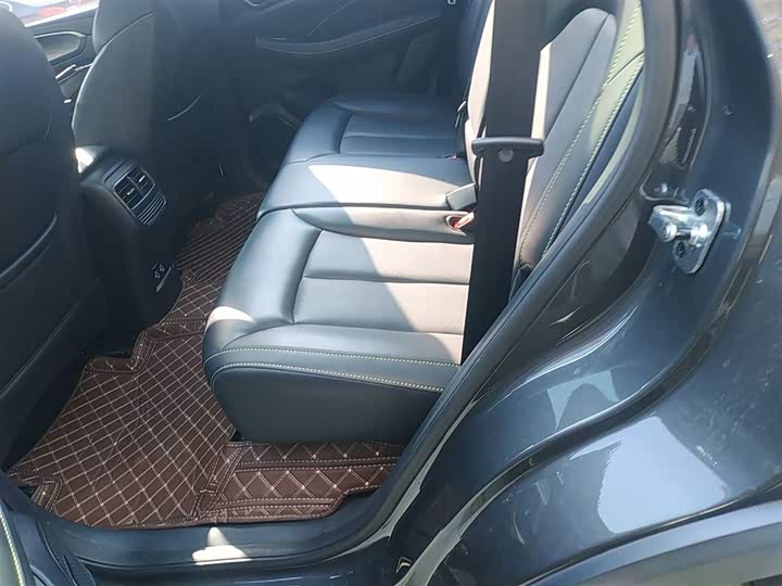 Фото 17 - Roewe RX5 Hybrid