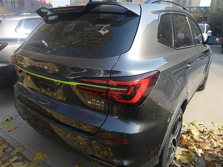 Фото 7 - Roewe RX5 Hybrid