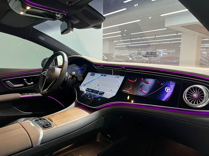 Фото 10 - Mercedes-Benz EQS