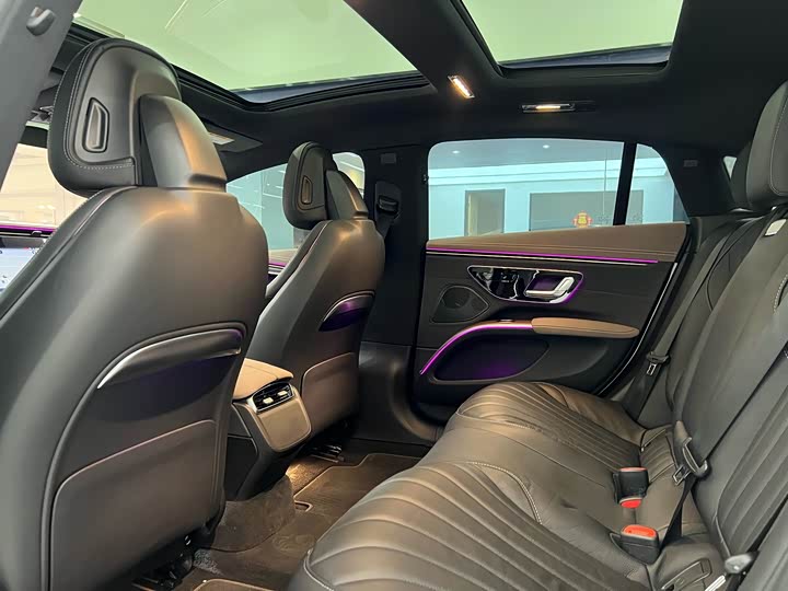 Фото 9 - Mercedes-Benz EQS