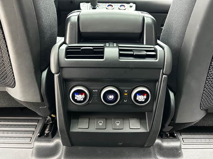 Фото 17 - Land Rover Defender