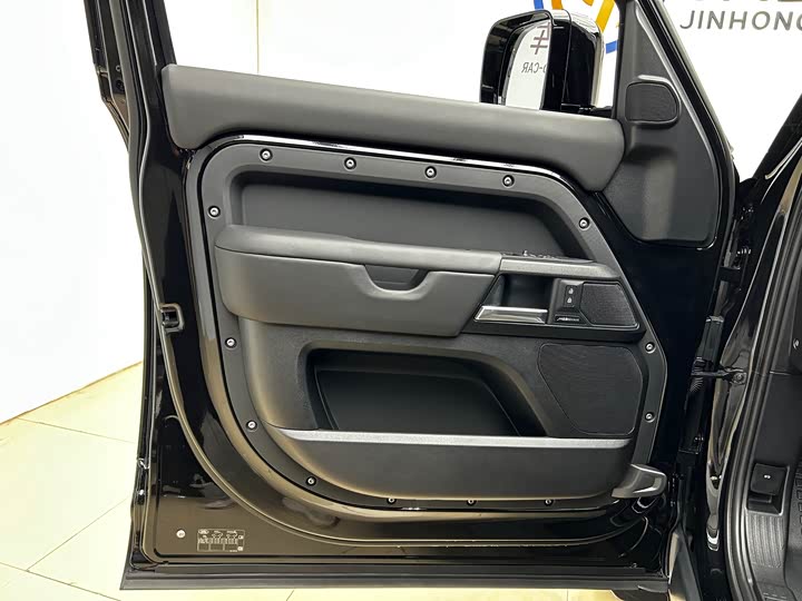 Фото 4 - Land Rover Defender