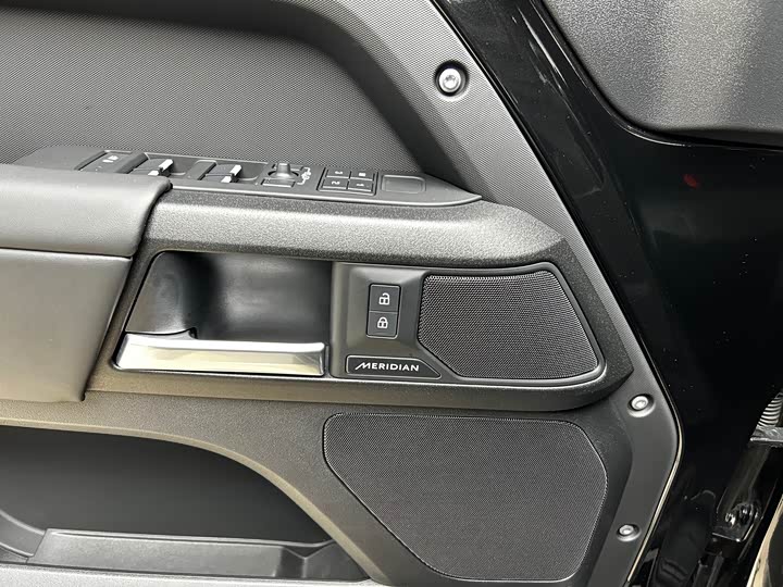 Фото 5 - Land Rover Defender