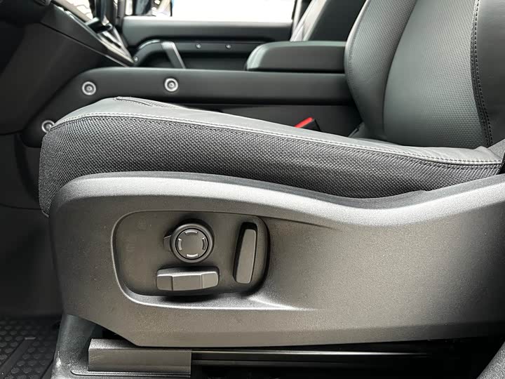 Фото 6 - Land Rover Defender