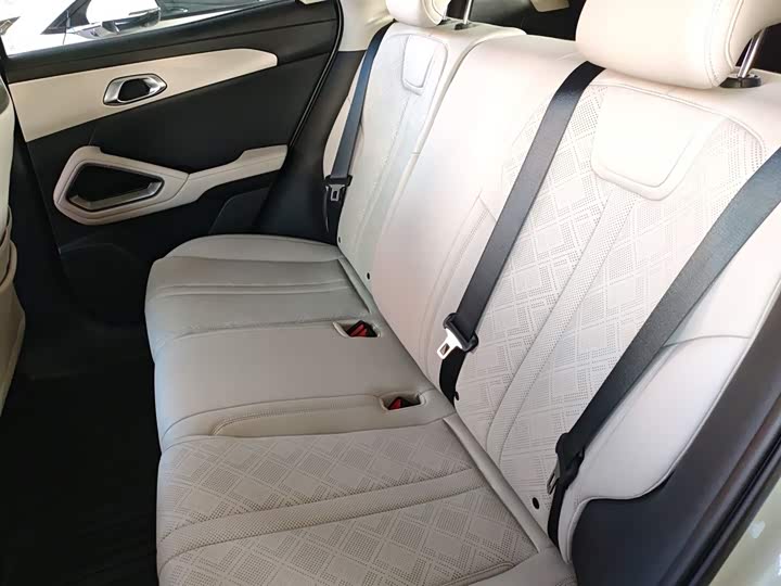 Фото 17 - BYD Yuan Up