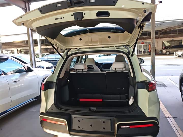 Фото 19 - BYD Yuan Up