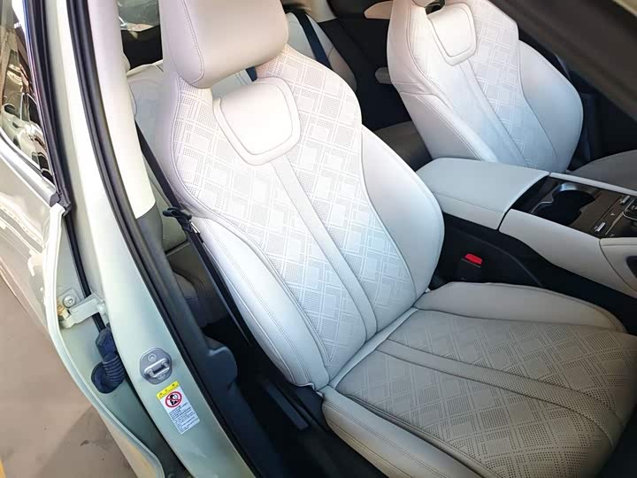 Фото 25 - BYD Yuan Up