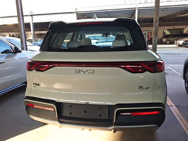 Фото 6 - BYD Yuan Up