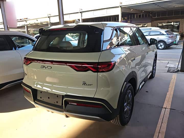 Фото 7 - BYD Yuan Up