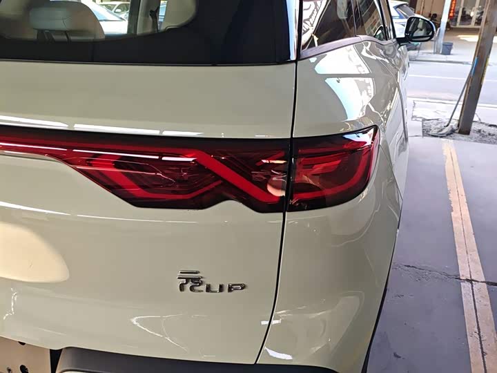 Фото 8 - BYD Yuan Up