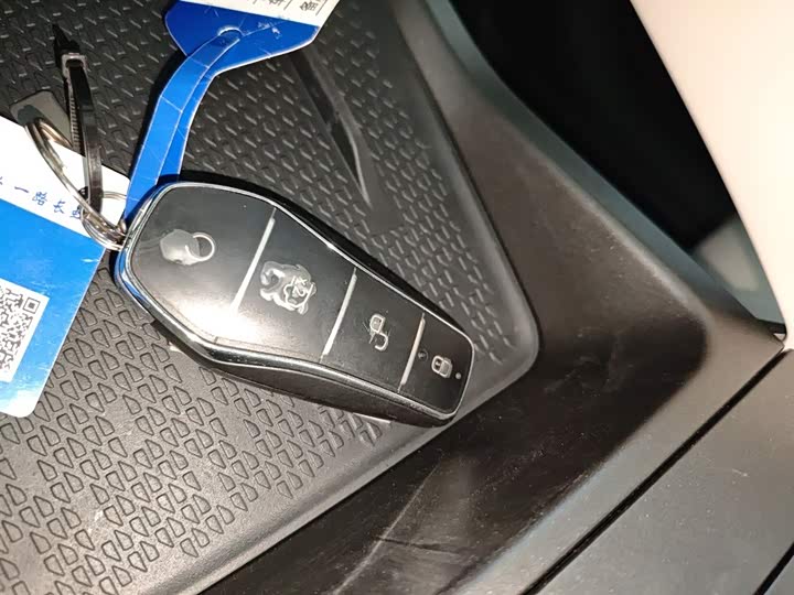 Фото 9 - BYD Yuan Up