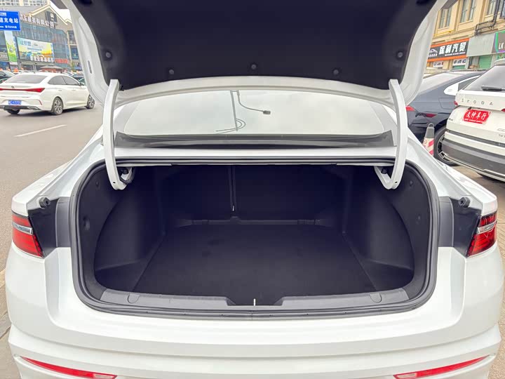 Фото 15 - Geely Preface