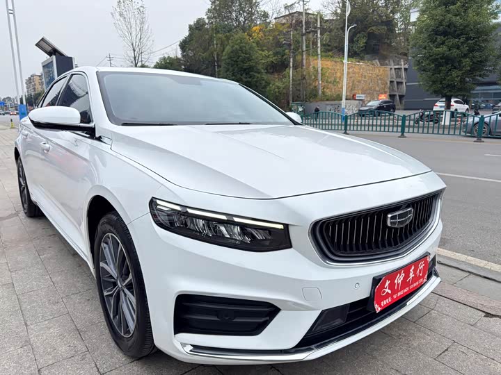 Фото 3 - Geely Preface