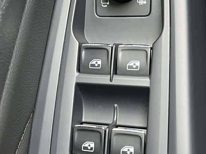 Фото 12 - Volkswagen Passat