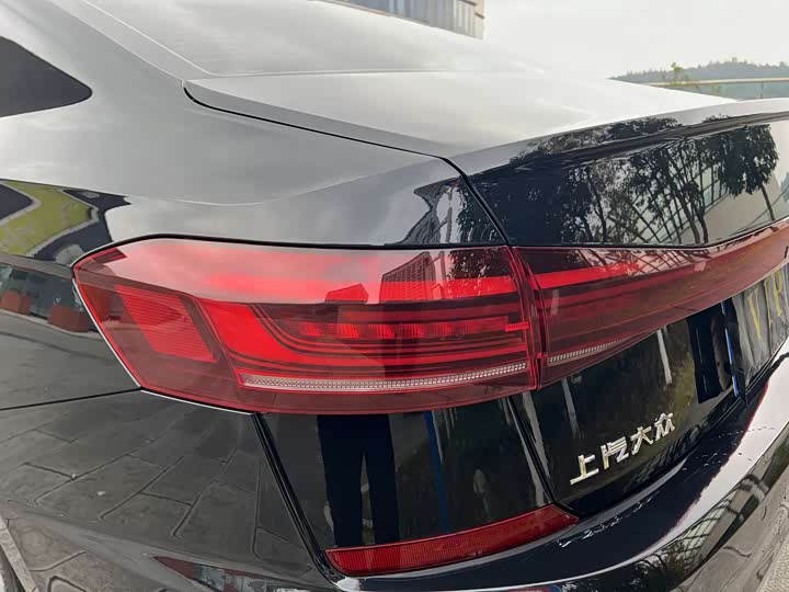 Фото 32 - Volkswagen Passat