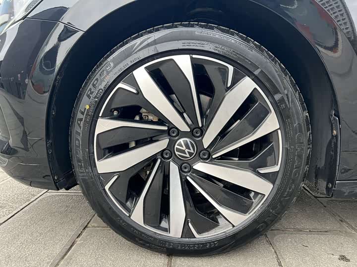 Фото 33 - Volkswagen Passat