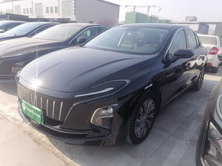 Фото 2 - Hongqi E-QM5