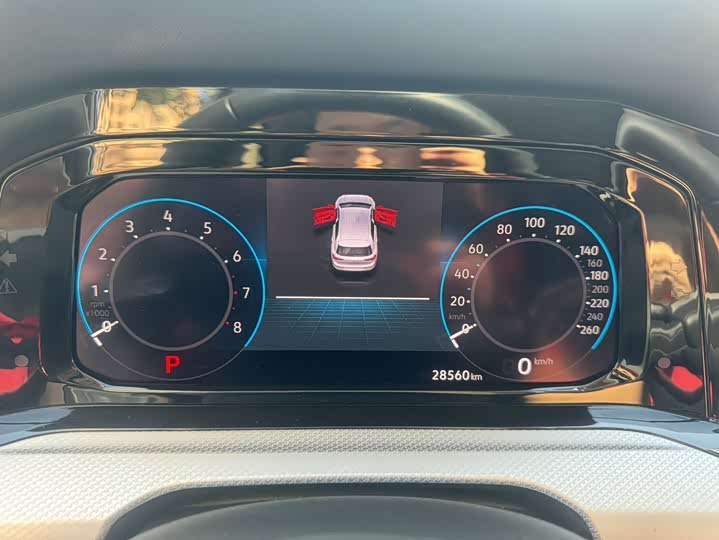 Фото 12 - Volkswagen Golf