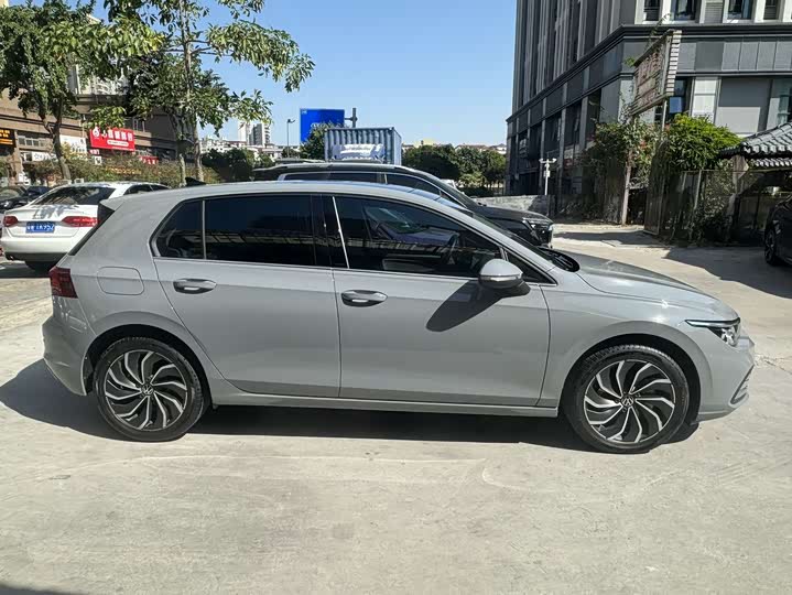 Фото 4 - Volkswagen Golf