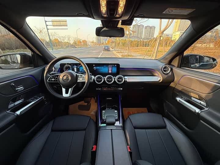 Фото 12 - Mercedes-Benz GLB-Class