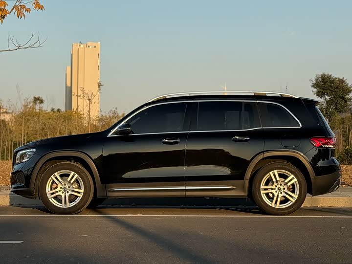 Фото 3 - Mercedes-Benz GLB-Class