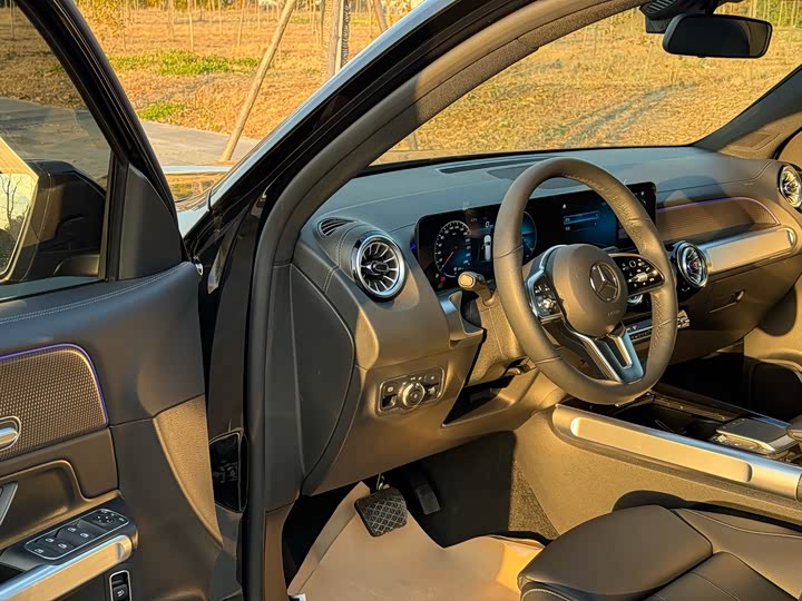 Фото 4 - Mercedes-Benz GLB-Class