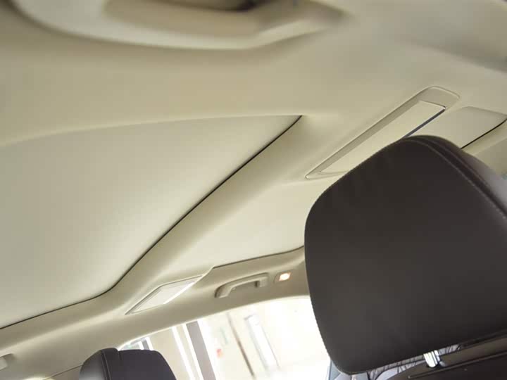 Фото 13 - BMW 7 Series