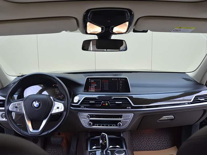 Фото 17 - BMW 7 Series