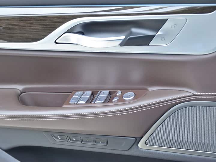 Фото 7 - BMW 7 Series