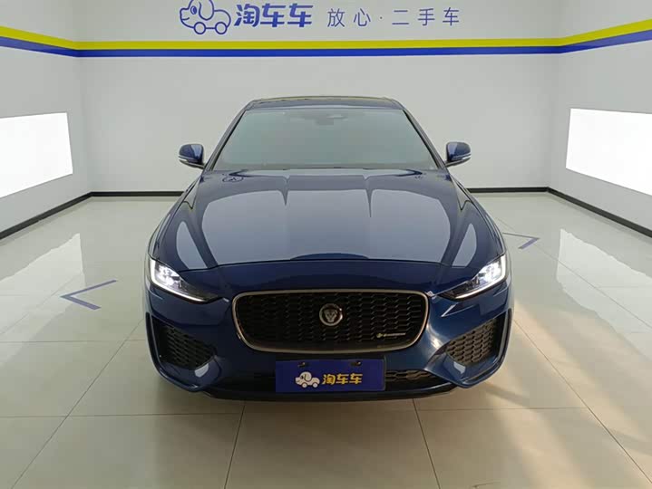 Фото 2 - Jaguar XE L