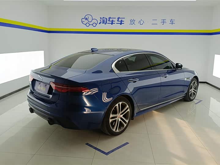 Фото 3 - Jaguar XE L