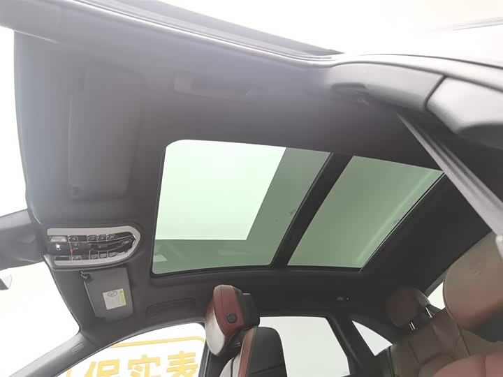 Фото 14 - Porsche Macan