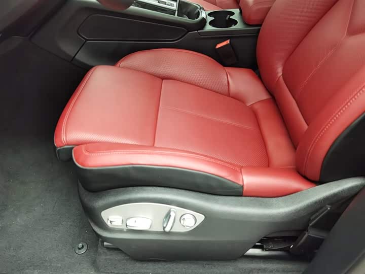 Фото 20 - Porsche Macan