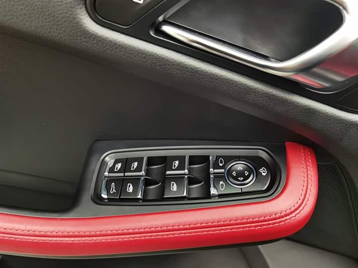 Фото 9 - Porsche Macan