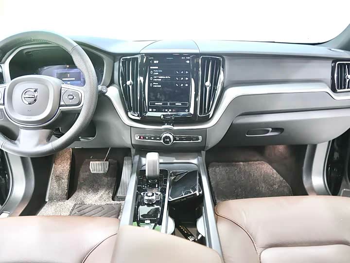 Фото 6 - Volvo XC60