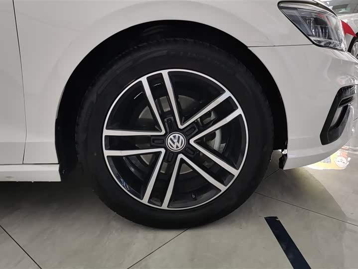 Фото 6 - Volkswagen Lamando L