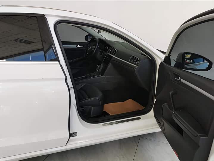 Фото 8 - Volkswagen Lamando L