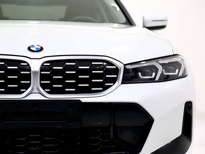 Фото 10 - BMW 3 Series