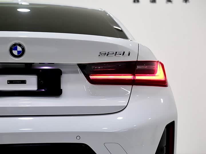 Фото 11 - BMW 3 Series