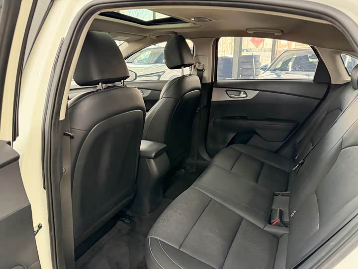 Фото 13 - Kia K3