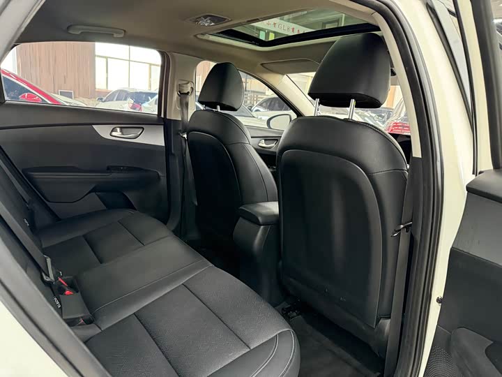 Фото 14 - Kia K3