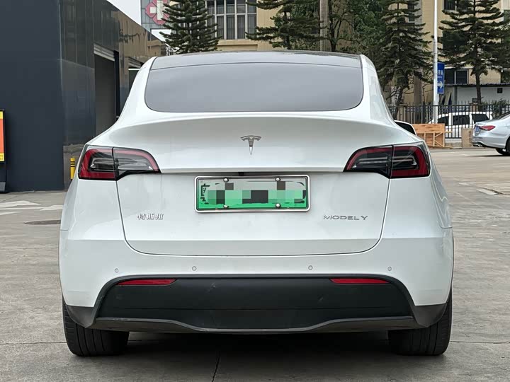 Фото 6 - Tesla Model Y
