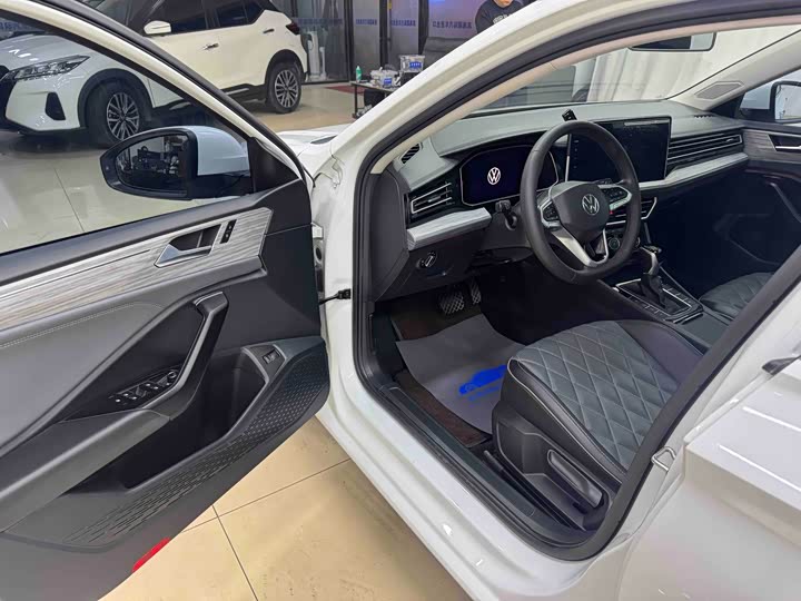 Фото 7 - Volkswagen Sagitar L